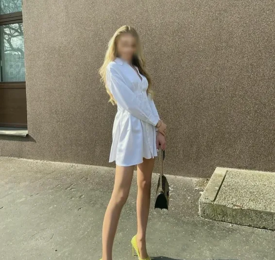Aleyna, 28