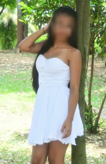 Laura, 28