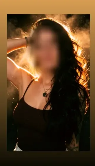 Melina, 37