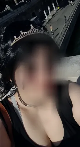 Vanessa, 40