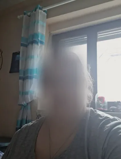 Vivien, 25